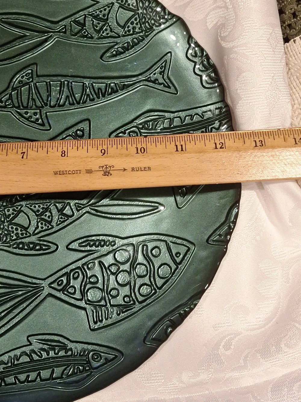 Green Fish Pattern Glass Plate - Decorative Serveware Very Delailed